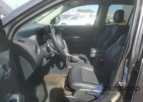 2016 Jeep Compass Latitude z USA, uszkodzony, nr VIN 1C4NJDEB7GD637930